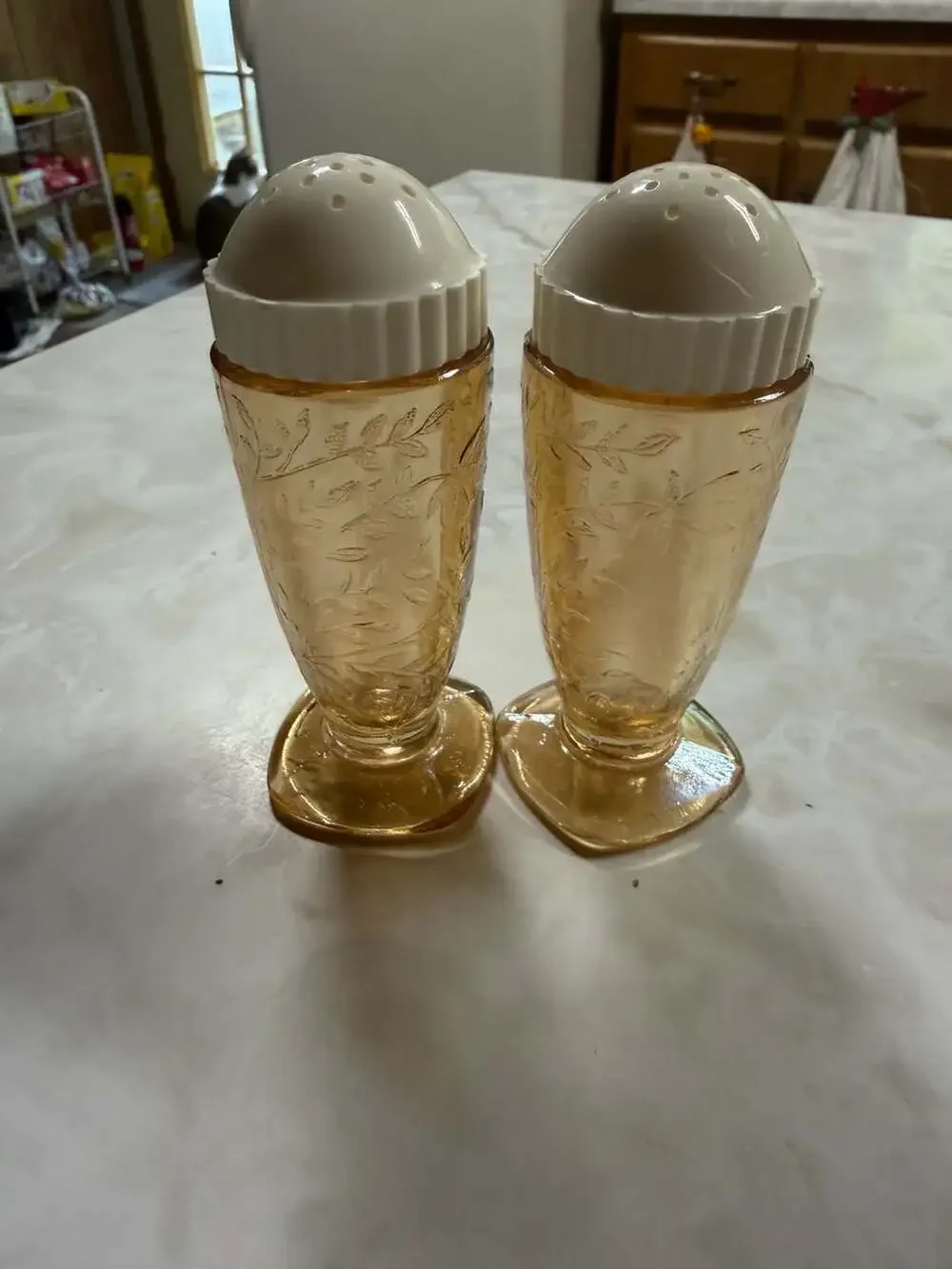 Vintage Jeannette Glass Floragold Louisa Pattern Salt & Pepper Shakers